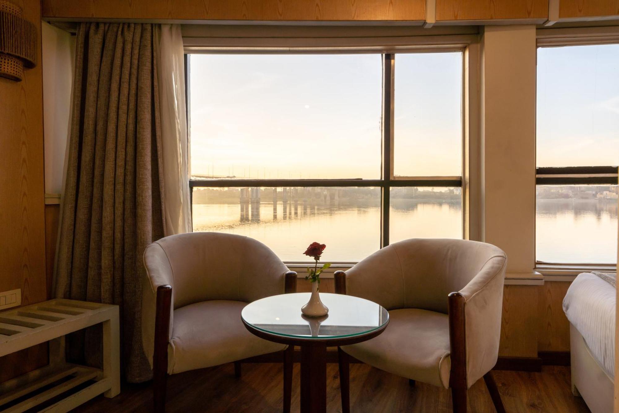 Hotel Magic I Nile Cruise Deluxe Boat The Scheduled Departure Is On Saturday For A 7-Day Nile Cruise Luxor Exterior foto